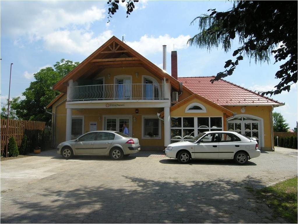 Hotel Aldos Panzio Farád Exterior foto