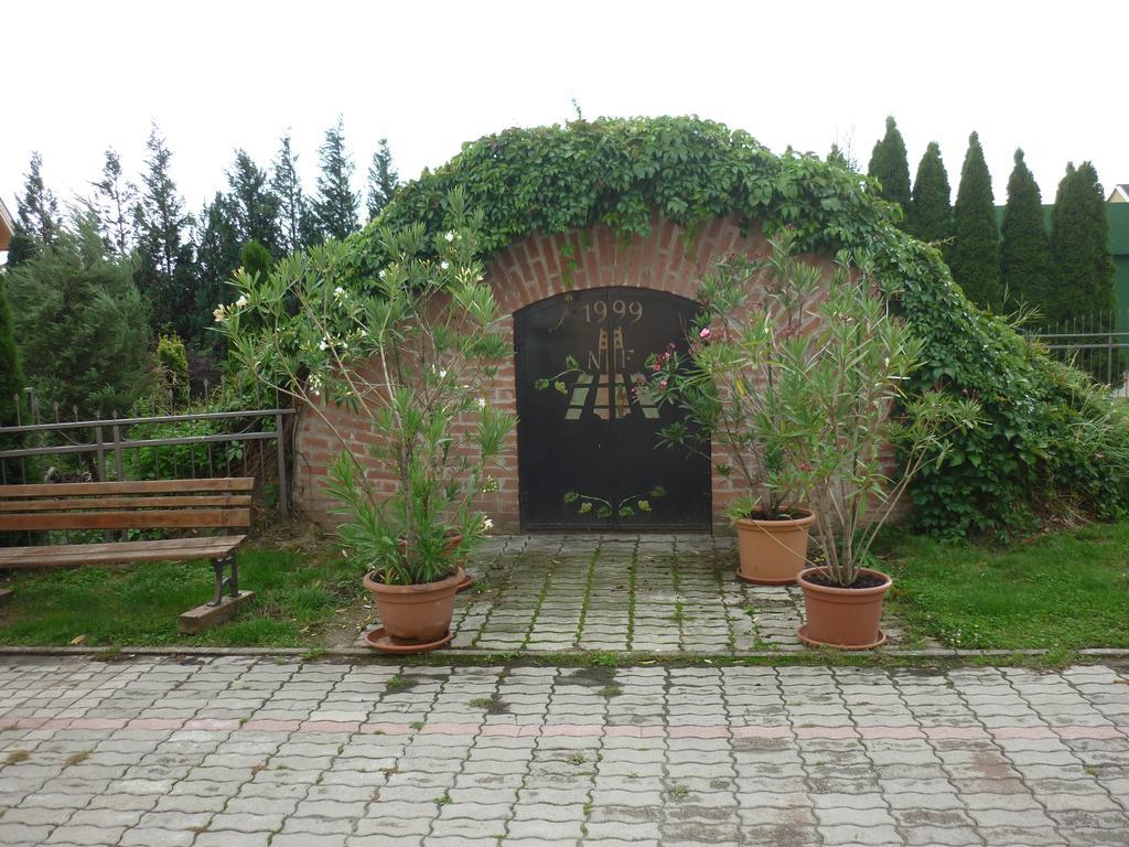 Hotel Aldos Panzio Farád Exterior foto